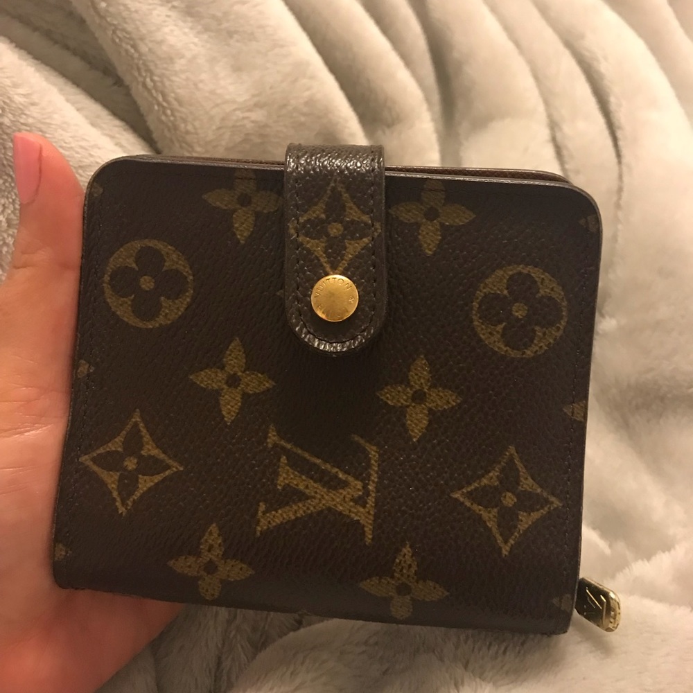 Authentic LV wallet
